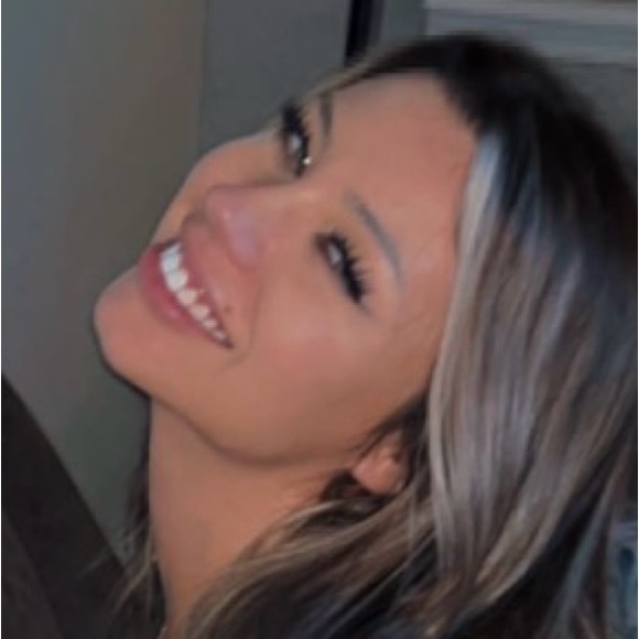 Meet your Posher, Kayla - Picture 1 of 1